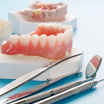 protetyka w gabinecie deentystycznym Bielany Dental, protezy